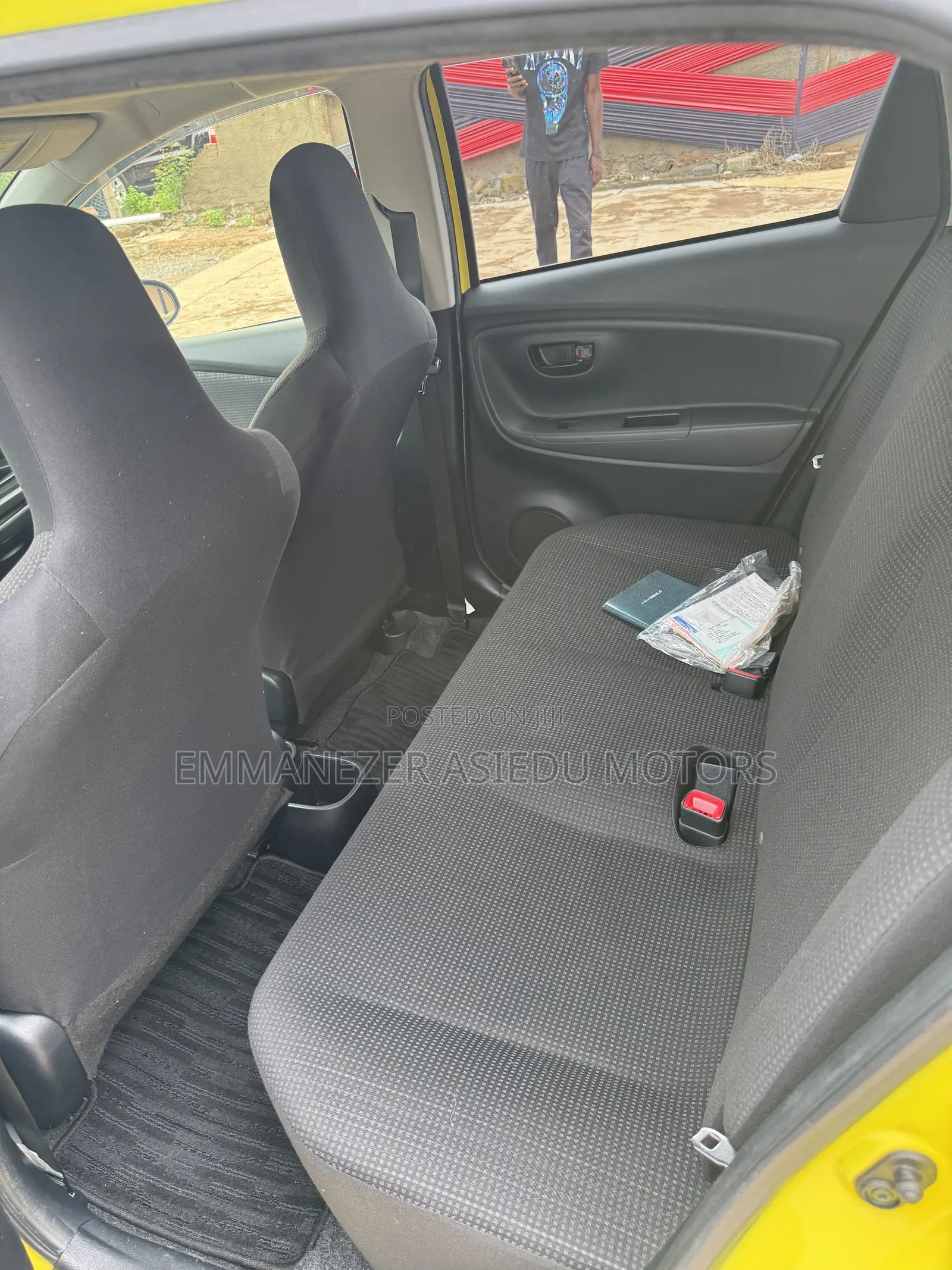 Toyota Vitz 1.3 FWD 5dr 2015 Yellow