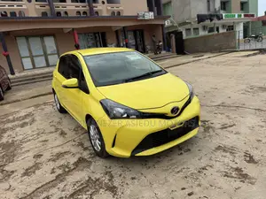 Toyota Vitz 1.3 FWD 5dr 2015 Yellow