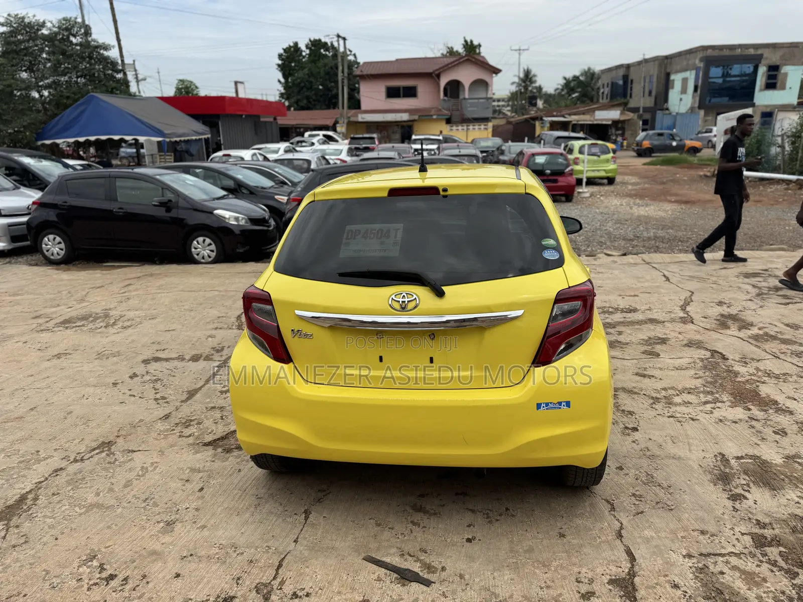Toyota Vitz 1.3 FWD 5dr 2015 Yellow