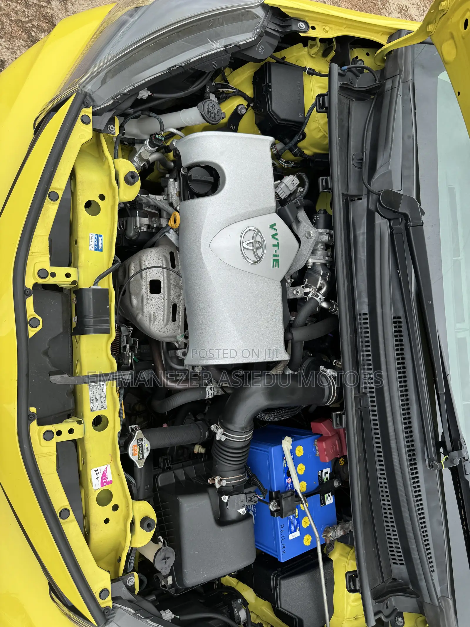 Toyota Vitz 1.3 FWD 5dr 2015 Yellow