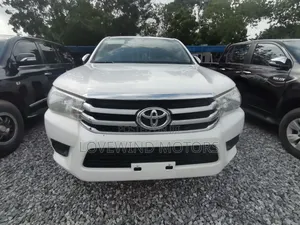 Toyota Hilux Revo Double Cab Deisel 2.4 AWD 2019 White