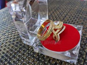 Elegant Unisex Wedding Rings - Premium Silver and Gold Wedding Rings