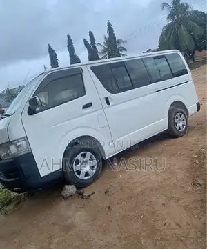 Toyota HiAce 2008 White