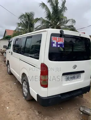 Toyota HiAce 2008 White