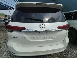 Toyota Fortuner 2.7 AWD 2014 White