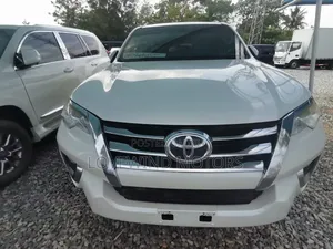 Toyota Fortuner 2.7 AWD 2014 White