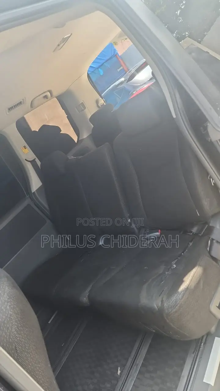 Toyota Voxy 2009 Blue