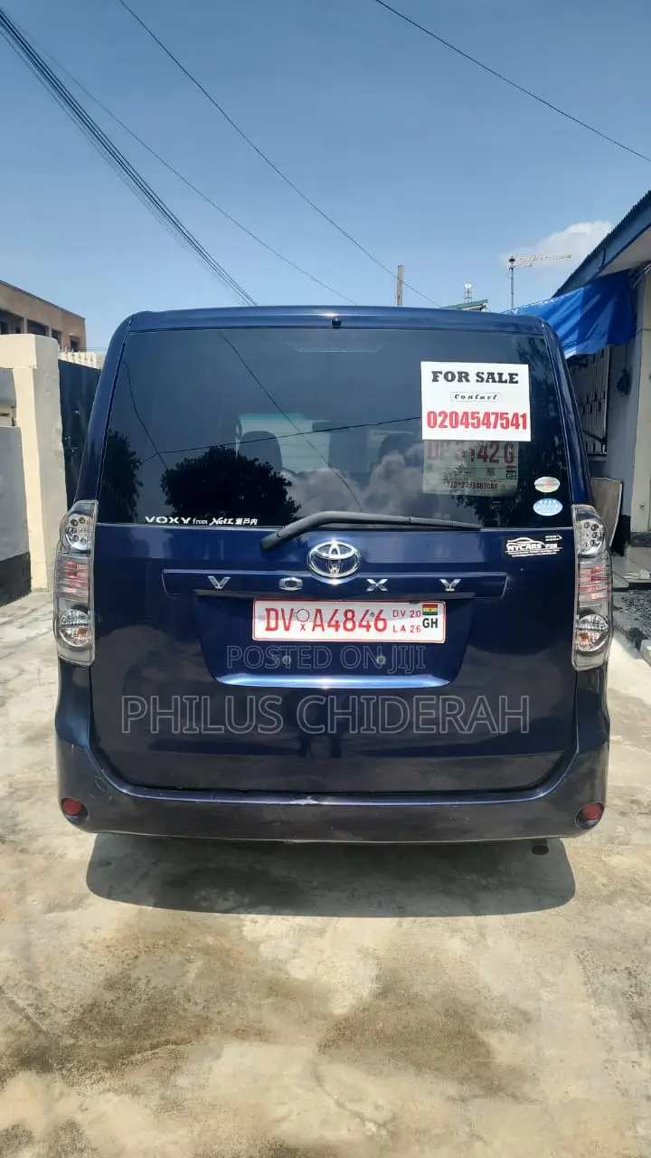 Toyota Voxy 2009 Blue