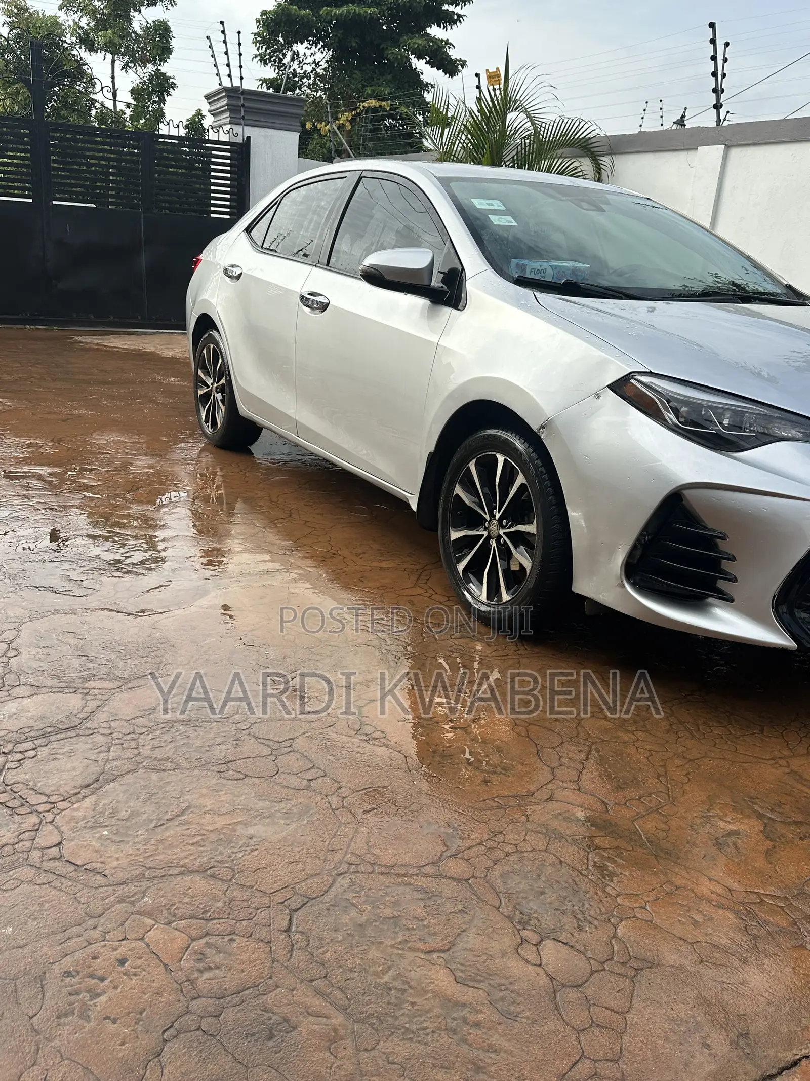 Toyota Corolla SE Special Edition 4dr Sedan (1.8L 4cyl CVT) 2017 Silver