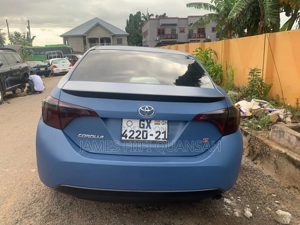 Toyota Corolla 2016 Blue