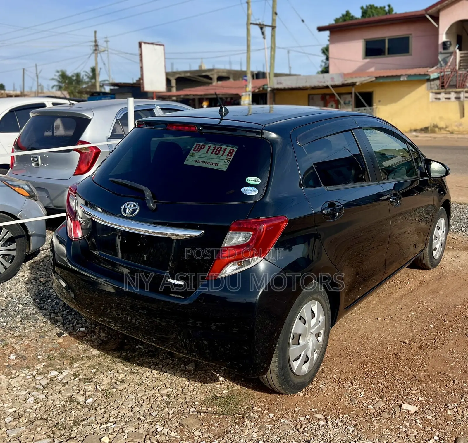 Toyota Vitz 1.3 FWD 5dr 2015 Black