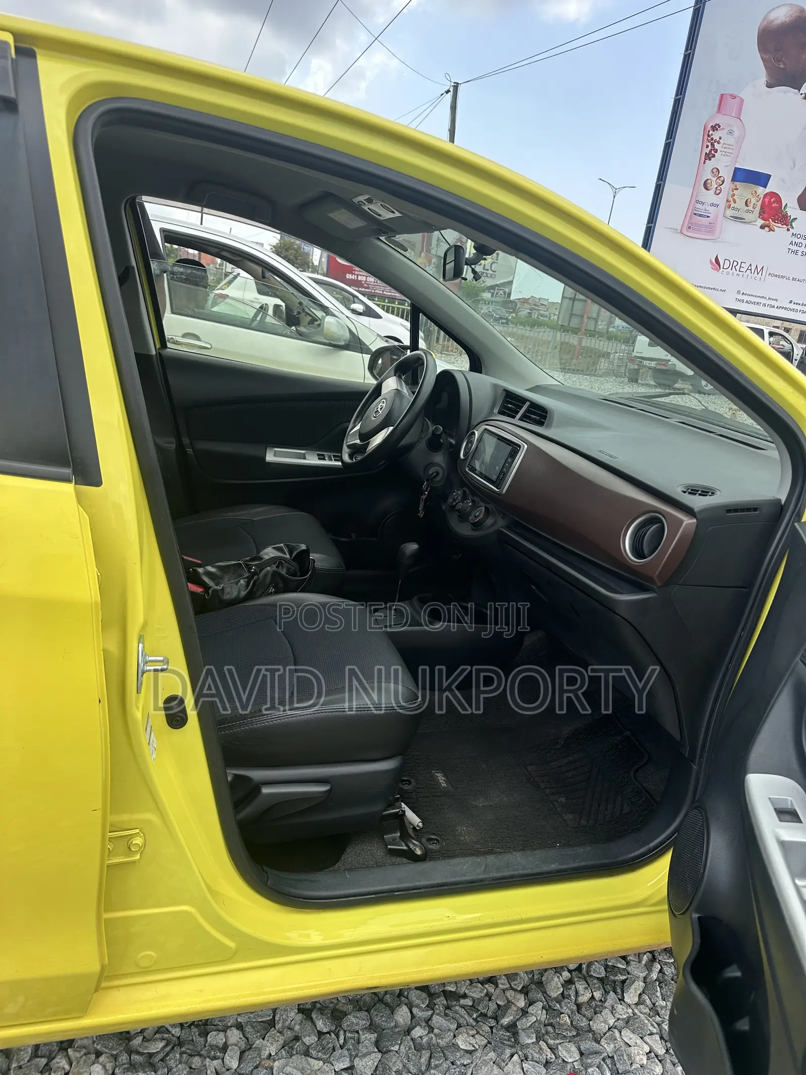 Toyota Vitz 2015 Yellow