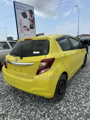 Toyota Vitz 2015 Yellow