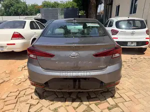 Hyundai Elantra Limited 2020 Gray
