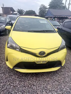 Toyota Vitz 1.3 FWD 5dr 2015 Yellow