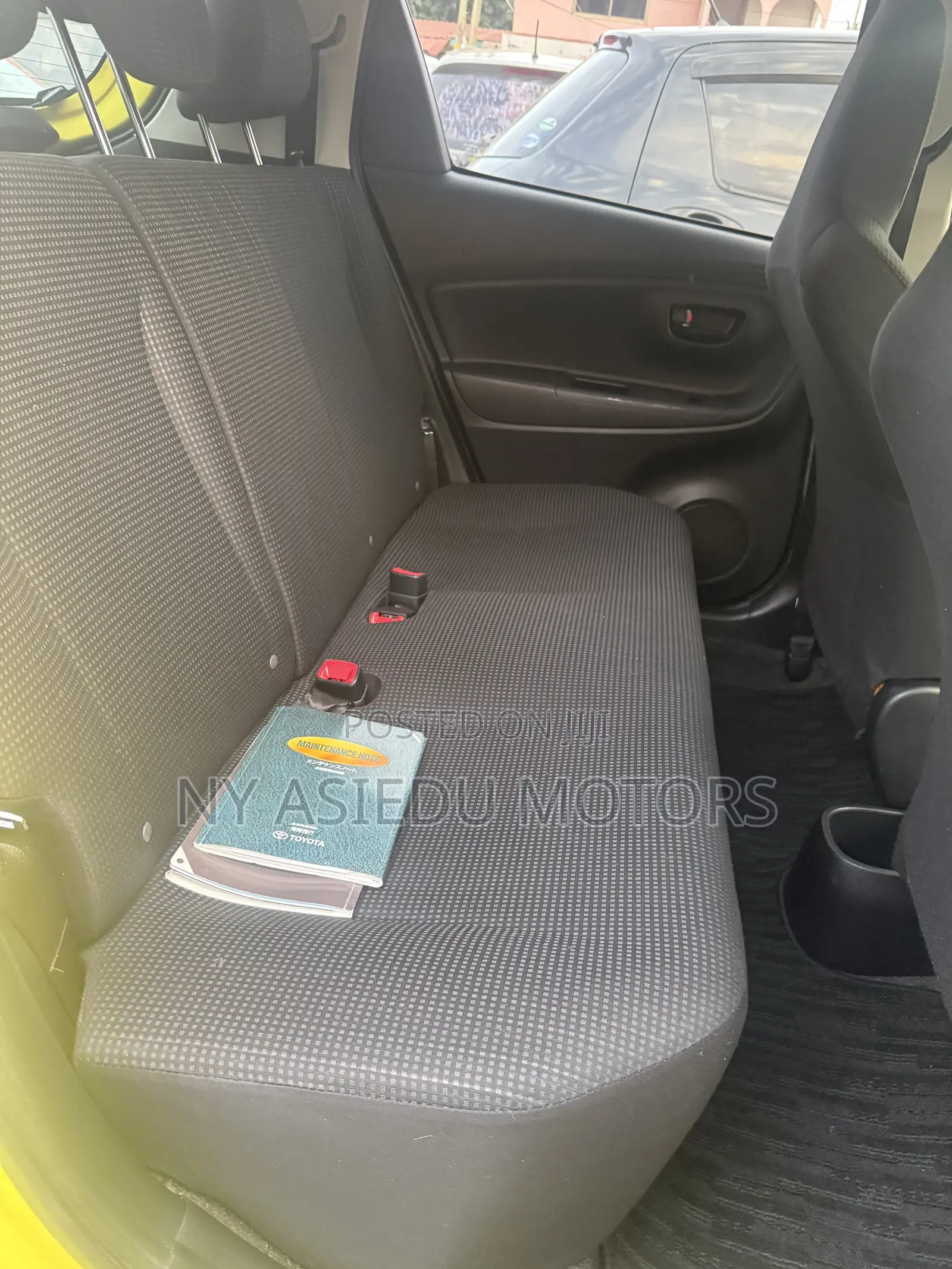 Toyota Vitz 1.3 FWD 5dr 2015 Yellow