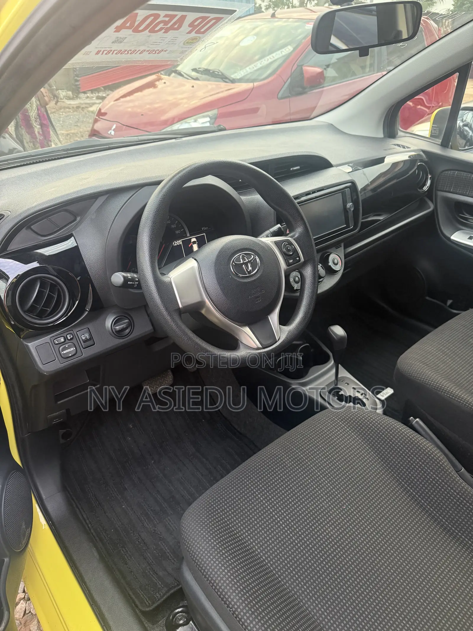 Toyota Vitz 1.3 FWD 5dr 2015 Yellow