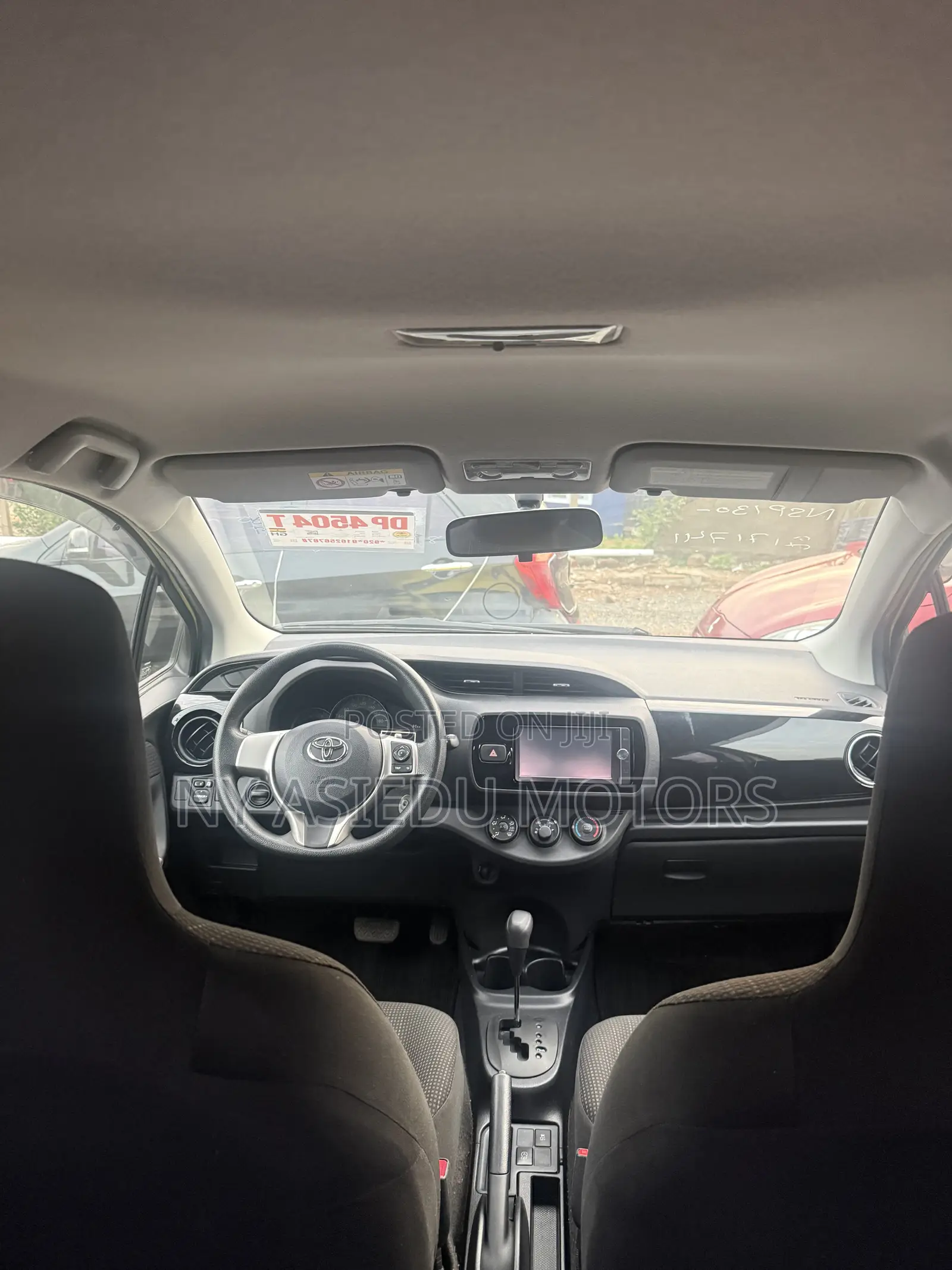 Toyota Vitz 1.3 FWD 5dr 2015 Yellow