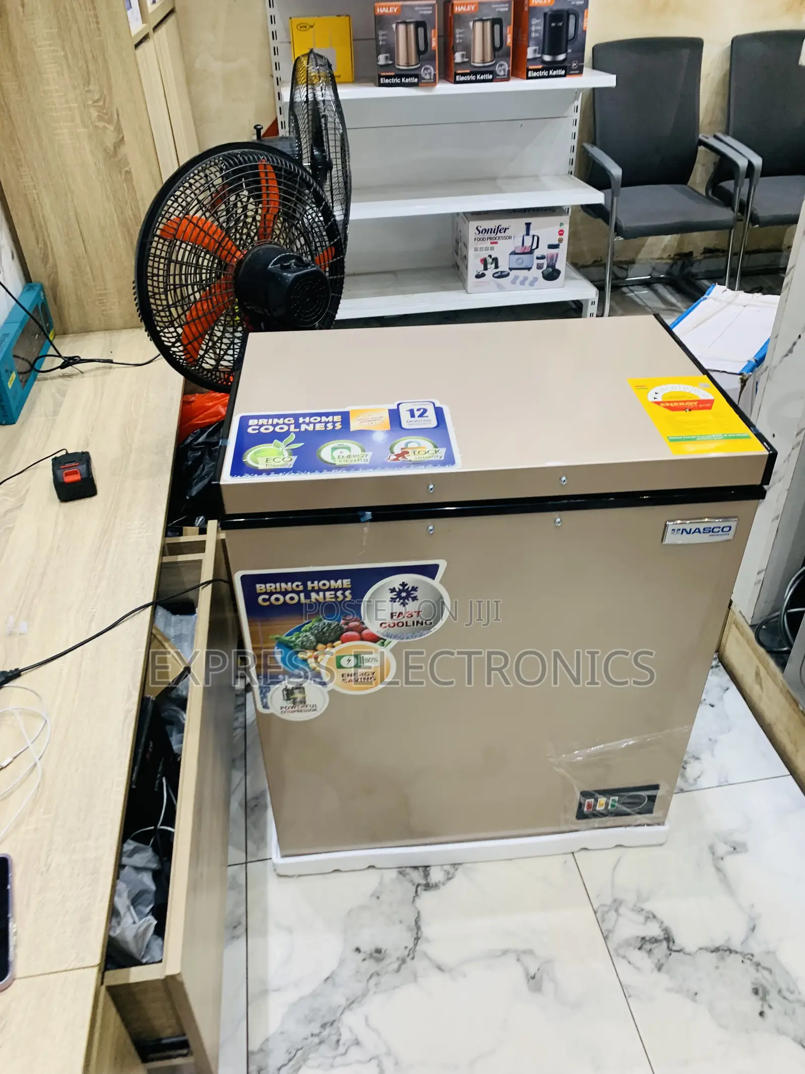 Easy to Clean Chest Freezer Single Door Nasco Nas-200fl