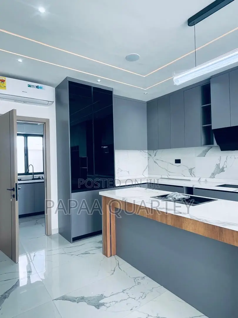 4bdrm House in Ashaley Botwe for sale