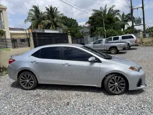Toyota Corolla 2018 Silver