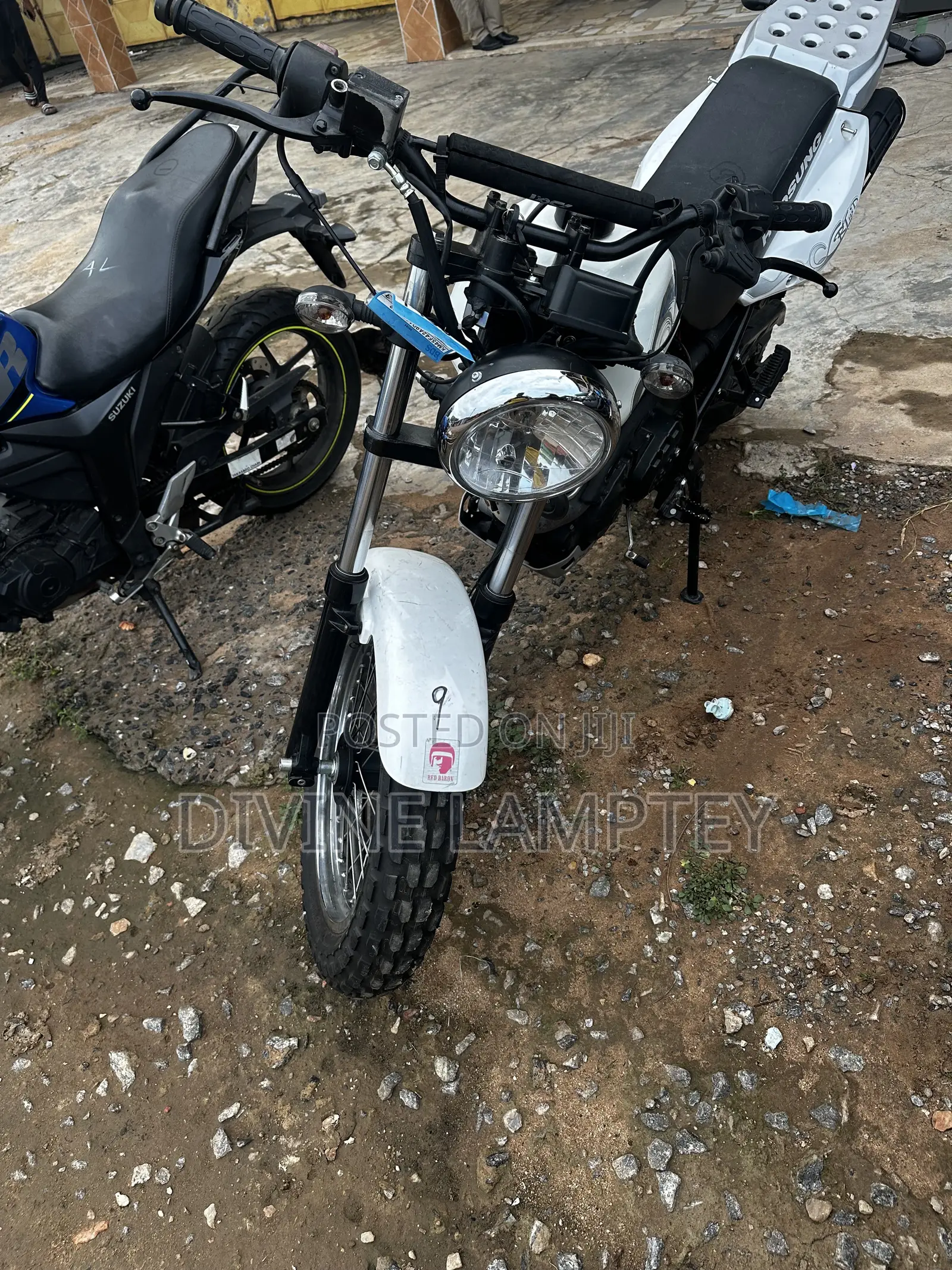 Hyosung GT250R 2022 White