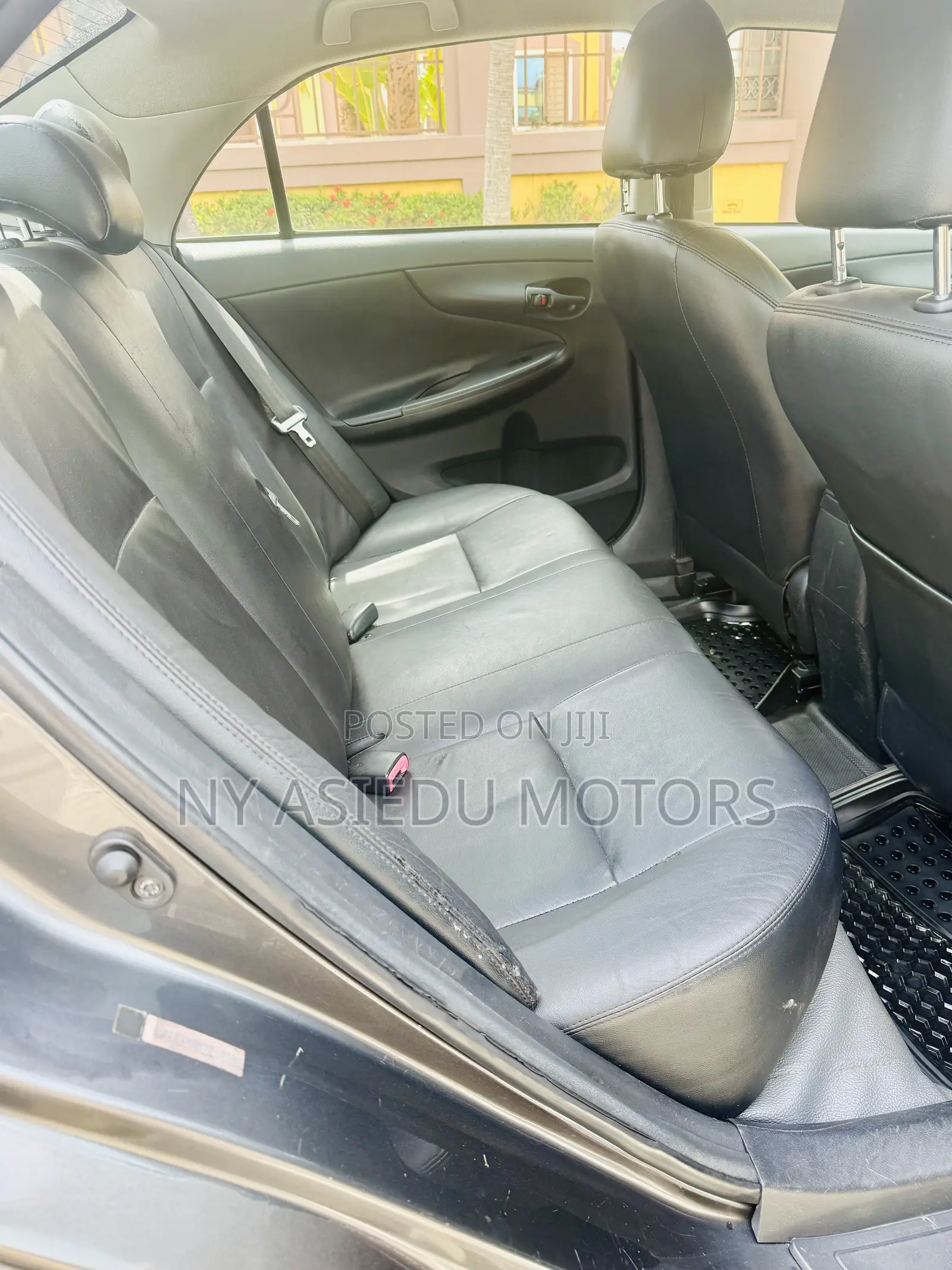 Toyota Corolla LE 4dr Sedan (1.8L 4cyl 4A) 2010 Gray