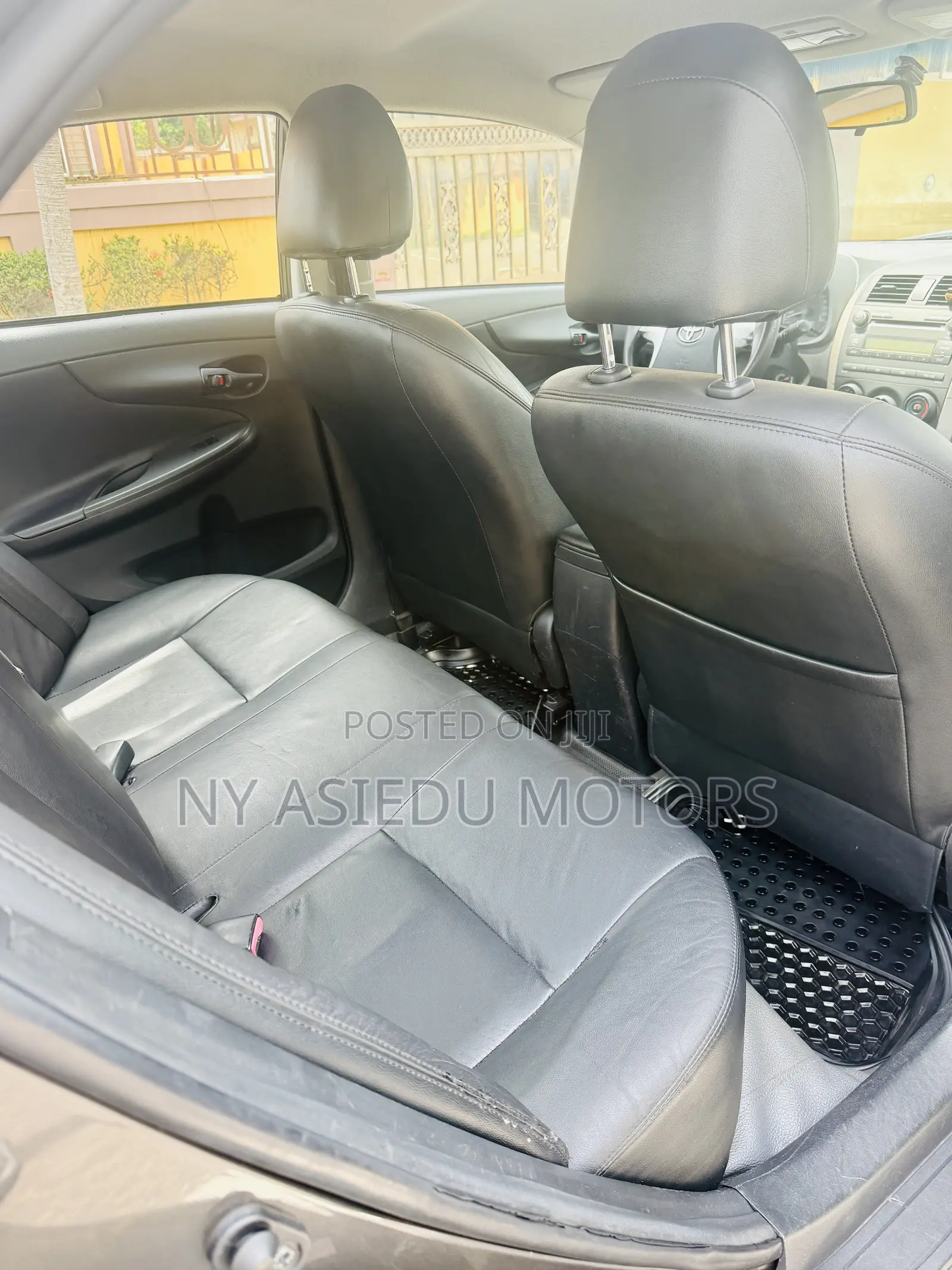 Toyota Corolla LE 4dr Sedan (1.8L 4cyl 4A) 2010 Gray