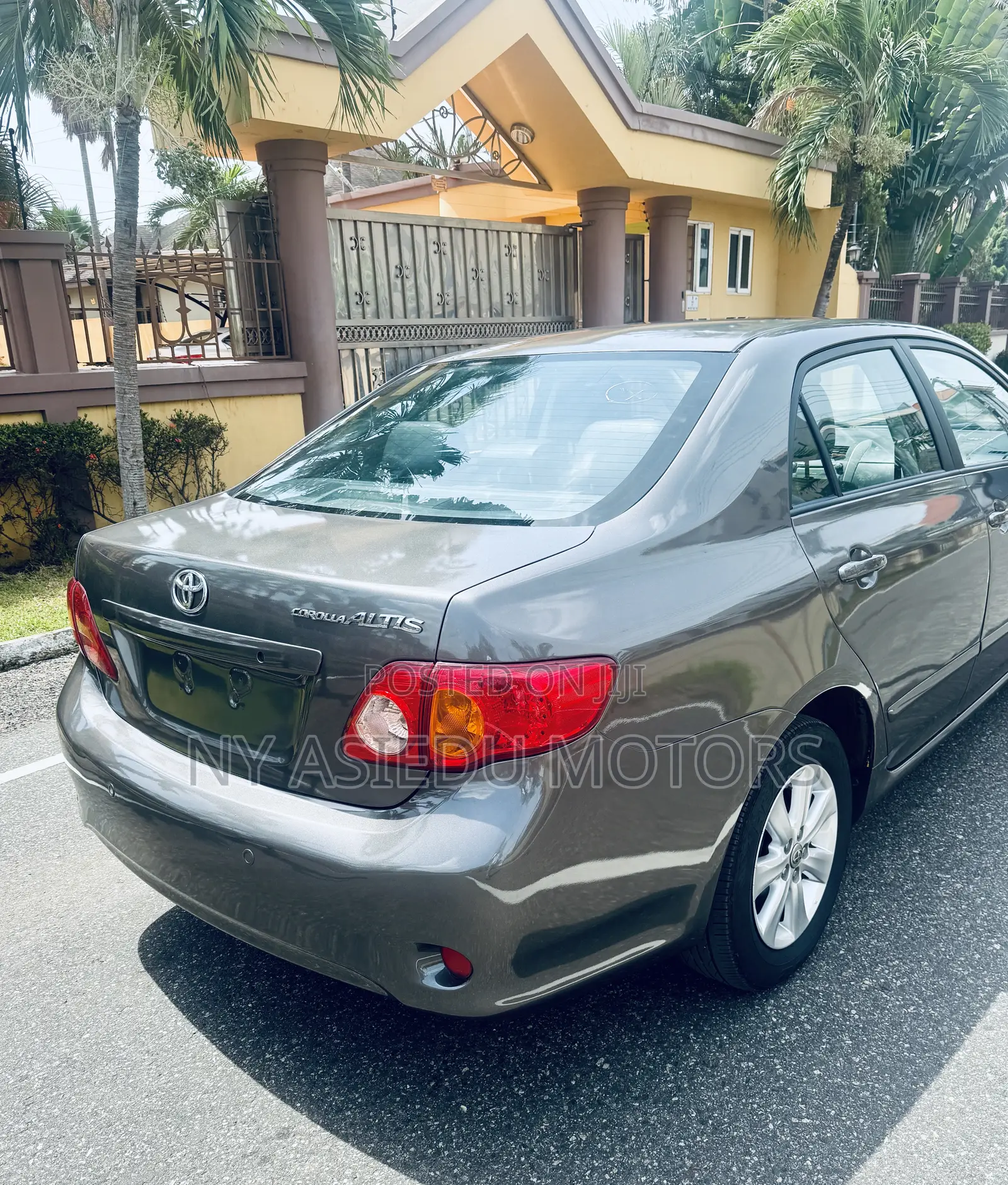 Toyota Corolla LE 4dr Sedan (1.8L 4cyl 4A) 2010 Gray