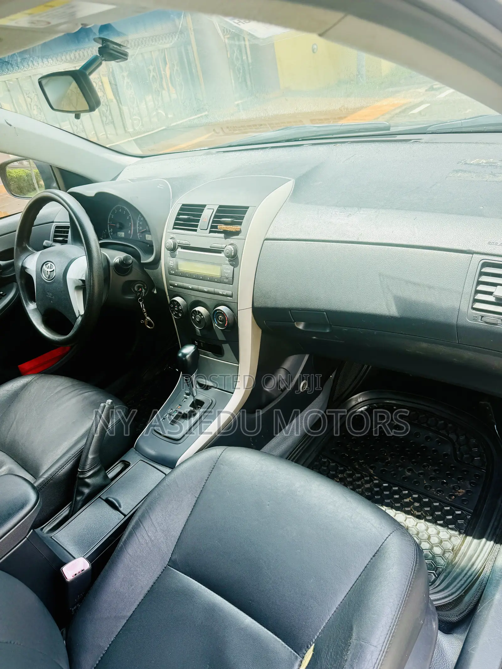 Toyota Corolla LE 4dr Sedan (1.8L 4cyl 4A) 2010 Gray