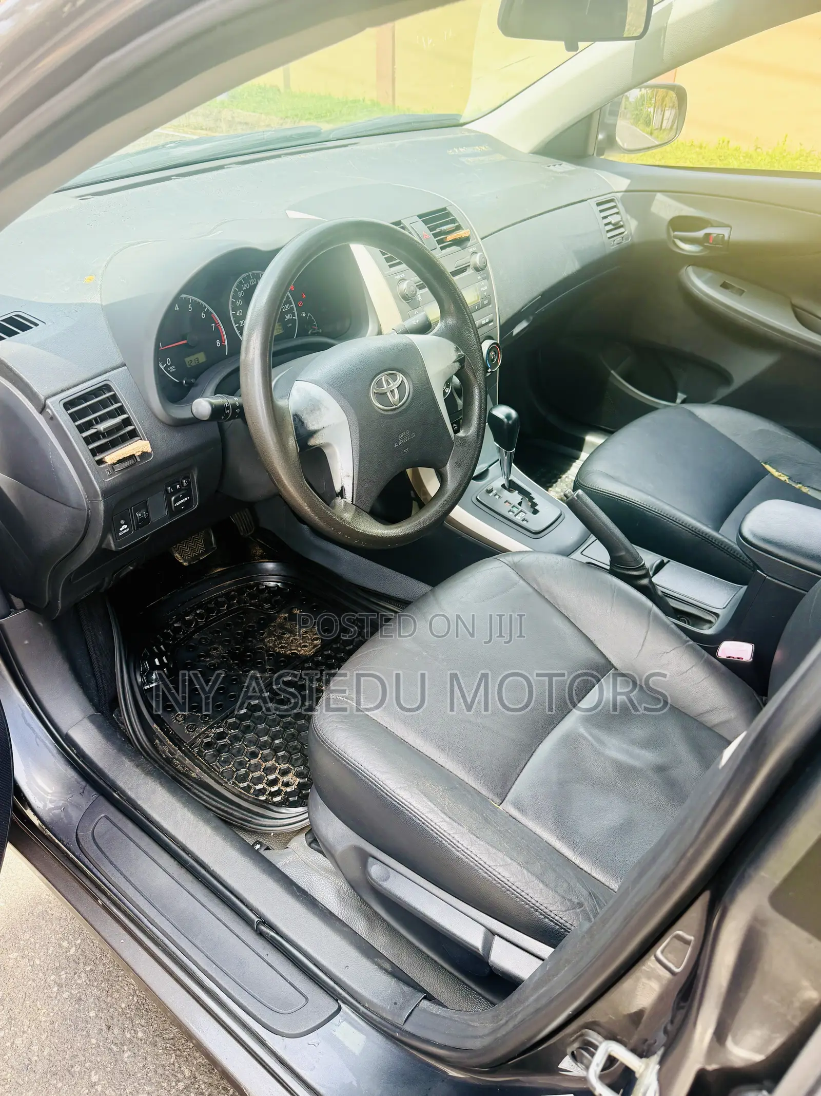 Toyota Corolla LE 4dr Sedan (1.8L 4cyl 4A) 2010 Gray