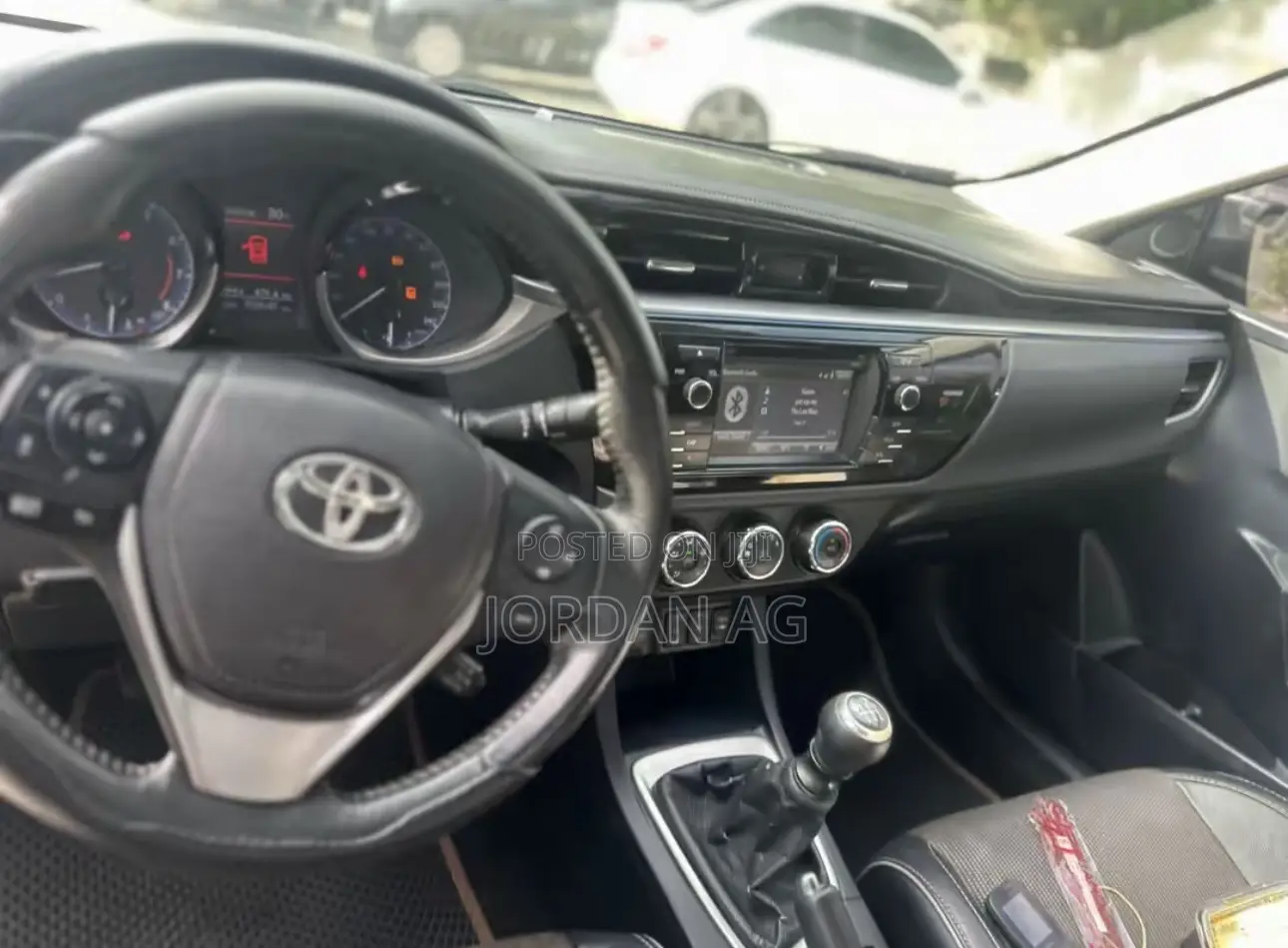 Toyota Corolla 2015 White
