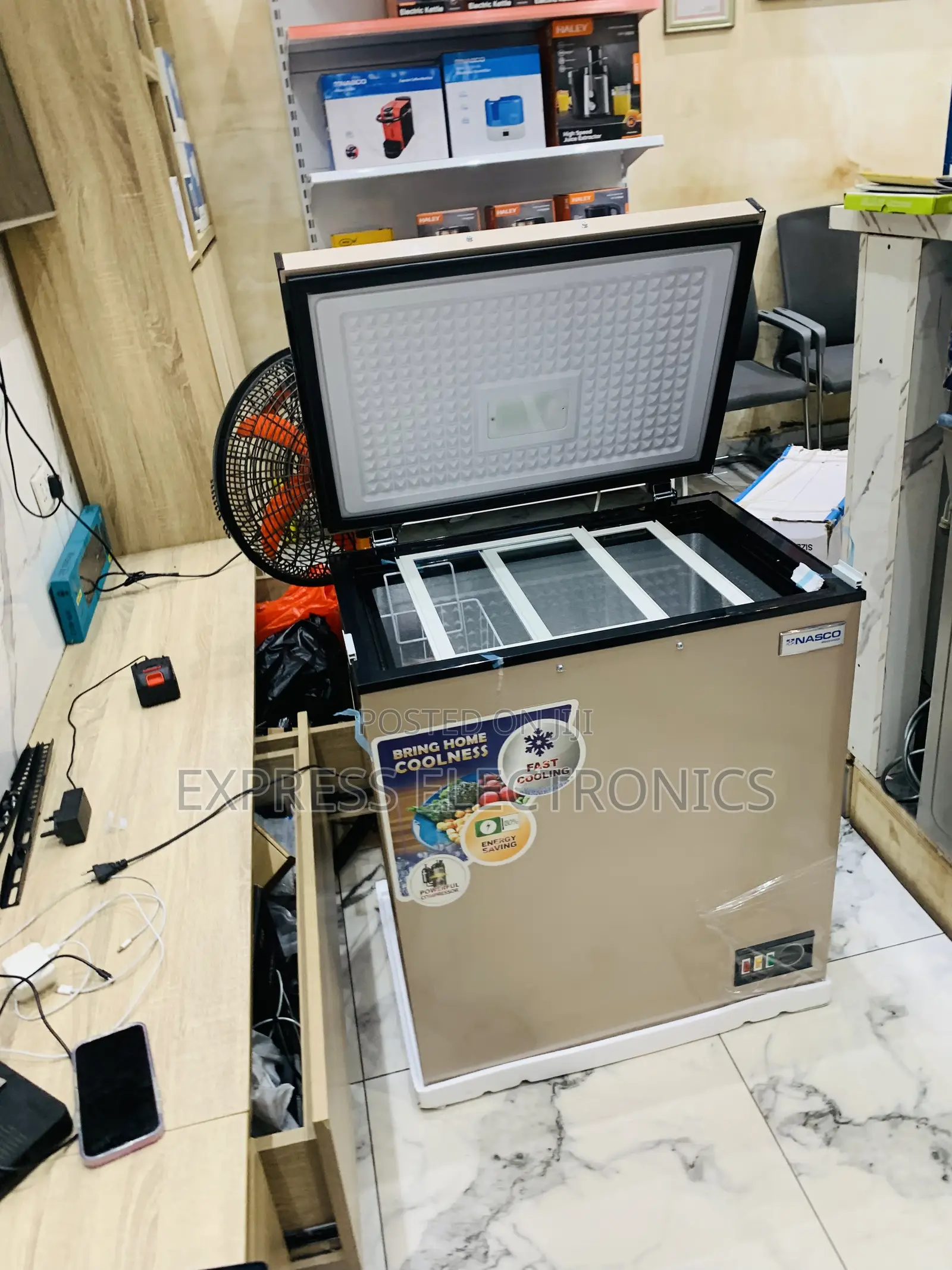 Ultra Modern New Chest Gold Chat 150l Nasco