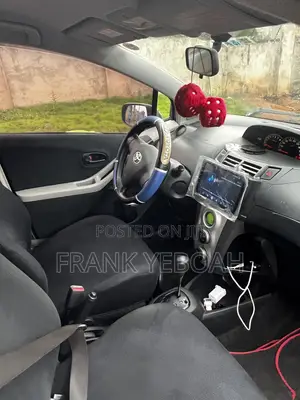 Toyota Vitz 2010 Gray