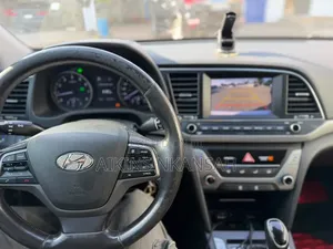 Hyundai Elantra Sport 2018 White