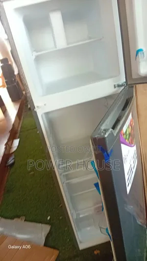 Keep Everything Perfectly Fresh With the Super Cooling Roch 168l