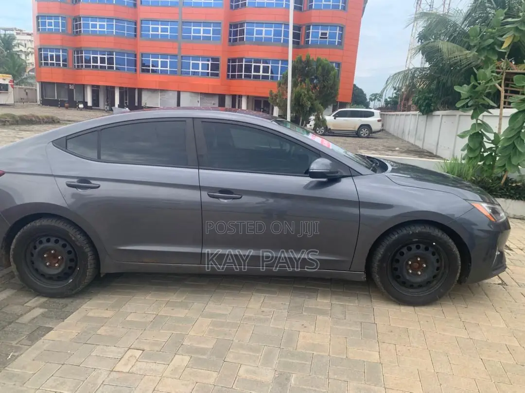 Hyundai Elantra Limited 2020 Gray