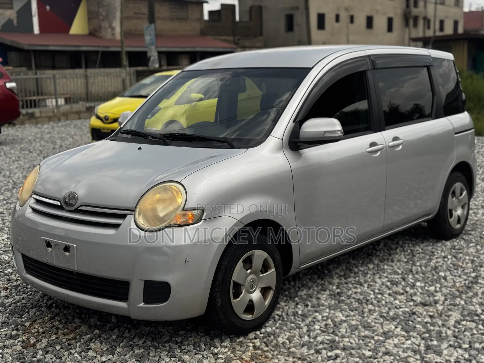 Toyota Sienta 1.5 FWD 2010 Gray
