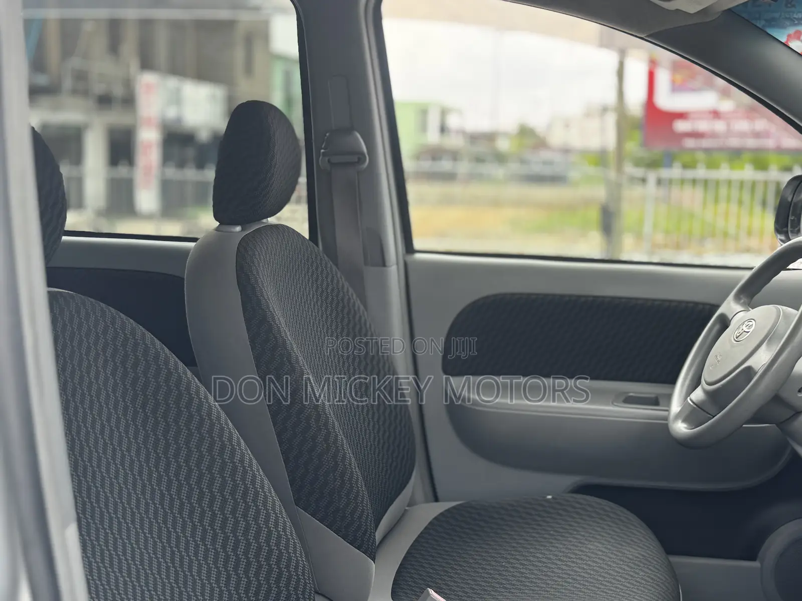 Toyota Sienta 1.5 FWD 2010 Gray