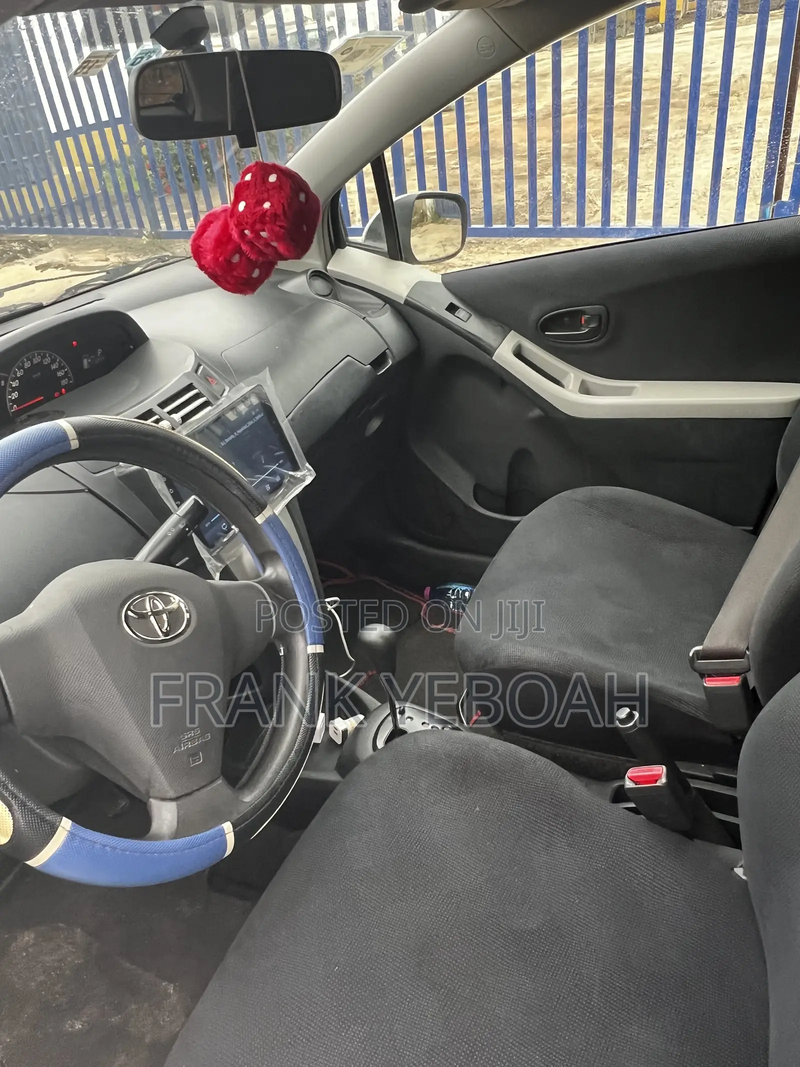 Toyota Vitz 2010 Gray