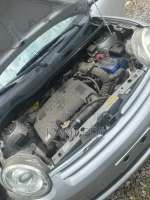 Toyota Sienta 2011 Silver