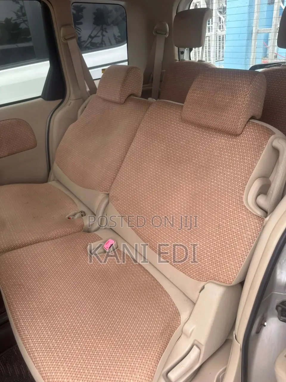 Toyota Sienta 2011 Silver