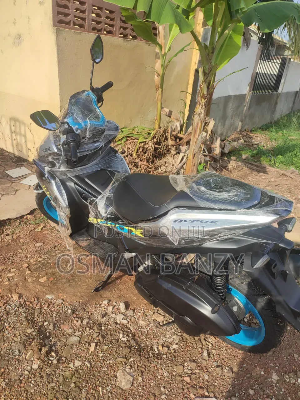 Yamaha 2025 Black