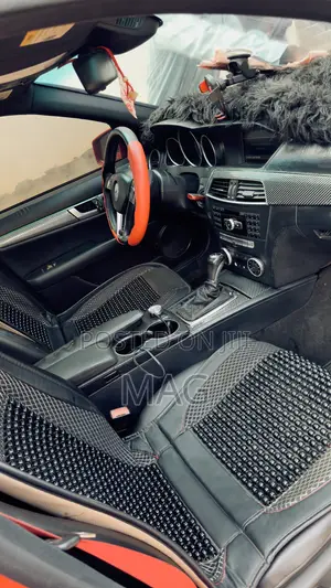 Mercedes-Benz C250 2014 Red