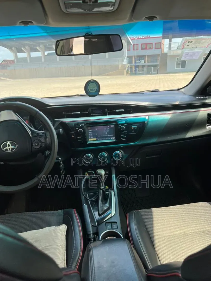 Toyota Corolla 2015 Green