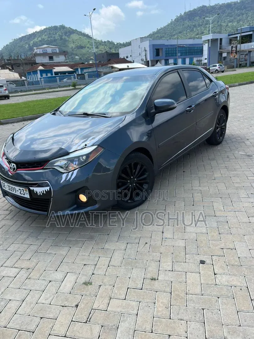 Toyota Corolla 2015 Green