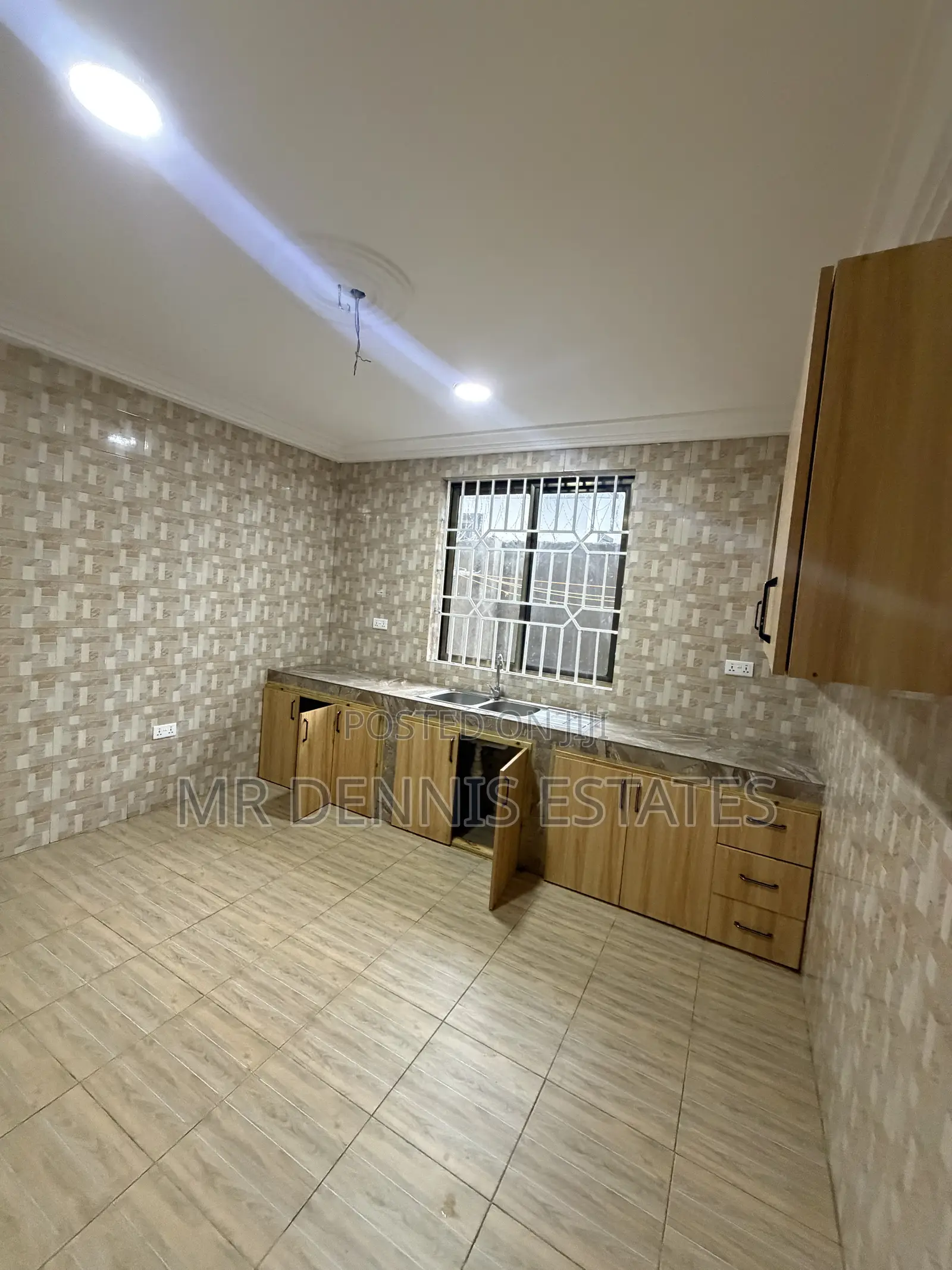 2bdrm Apartment in New Bortianor, West Hills Mall Area for rent