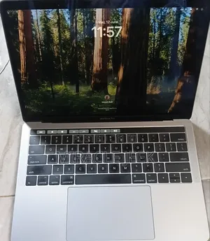 Laptop Apple MacBook Pro 2017 8GB Intel Core i5 SSD 256GB