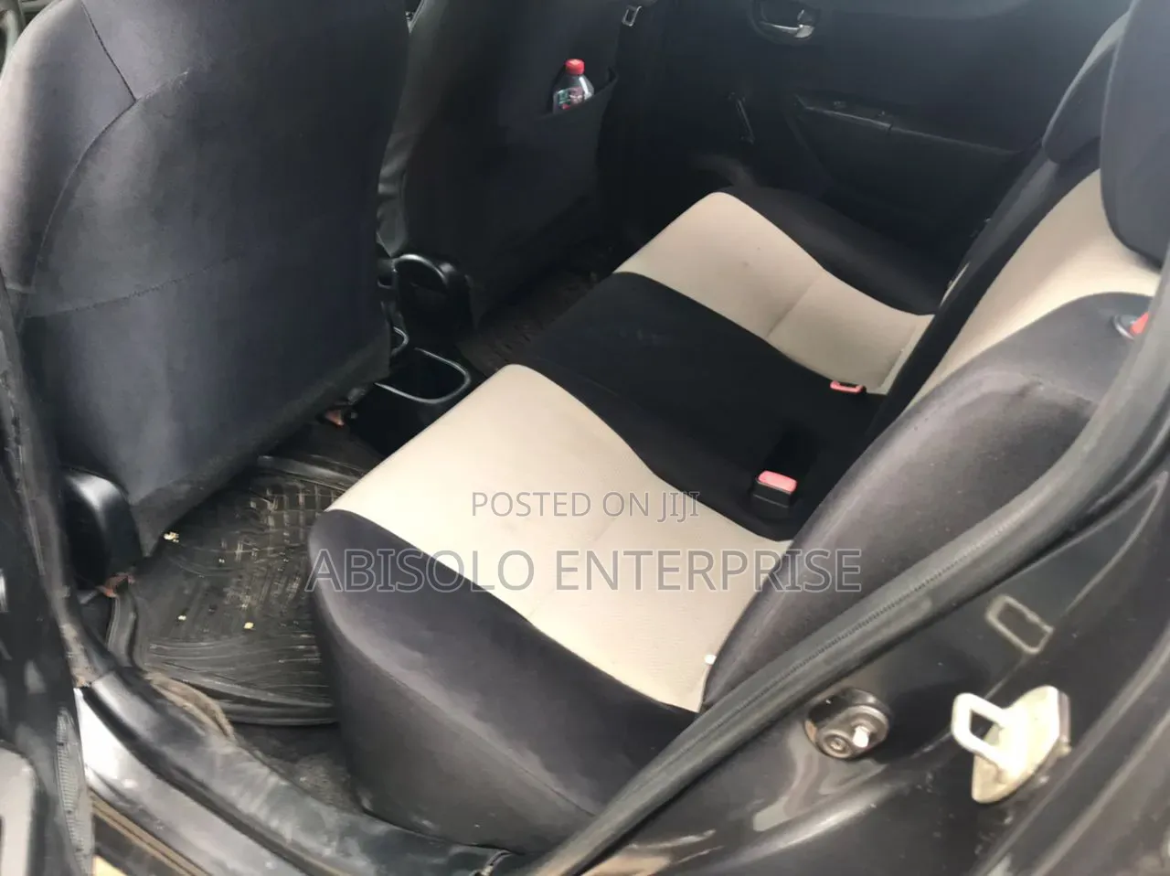 Toyota Yaris SE Hatchback 5dr 2012 Gray