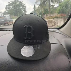 "Boston Red Sox Black-on-Black Snapback Cap – Excellent Condition"